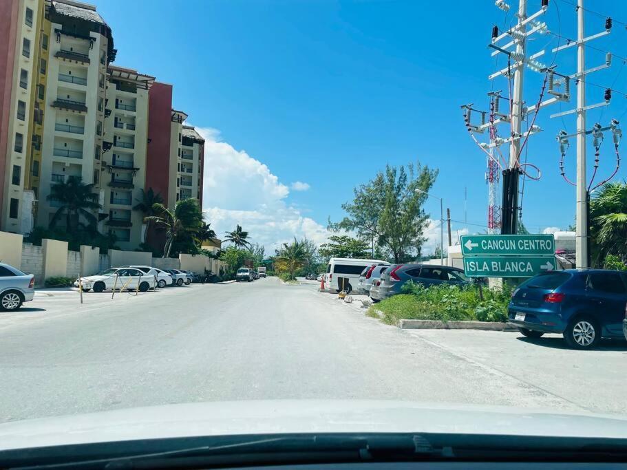 Punta Me Apartments & Rooms Near The Punta Sam Ferry Beach カンクン エクステリア 写真